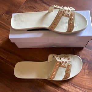 Taupe bamboo sandals